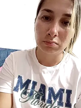 Iris_love18 webcam