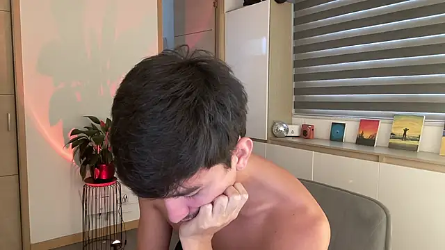 sweettaaron01 webcam