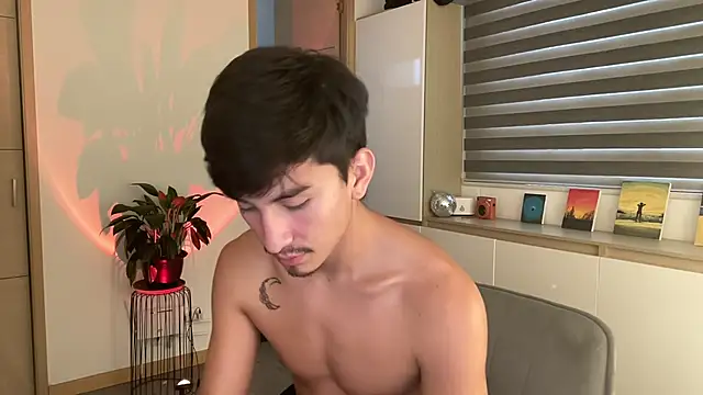 sweettaaron01 webcam