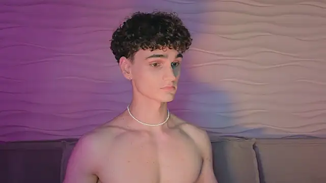 adam_21cm__ webcam