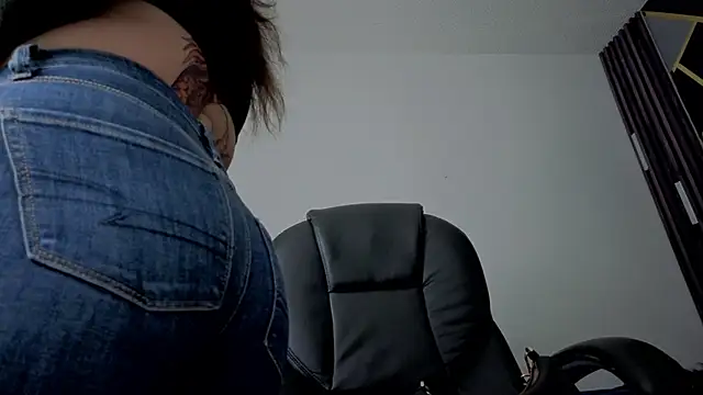 almma_shy webcam