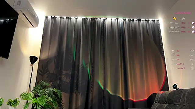 nerdy_amy (F teen) - Body tour and use the ice