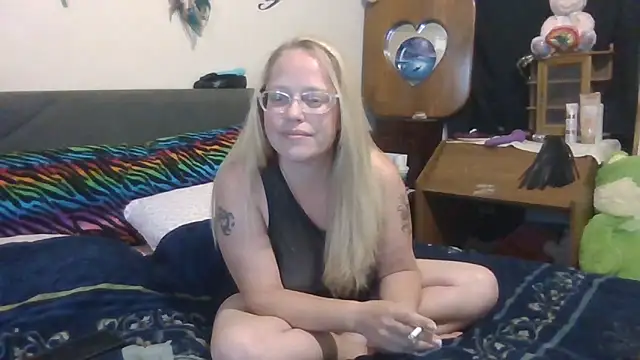 toybox13_ (G milf) - GET ME NAKED 10mins