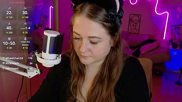 LizzyShine webcam