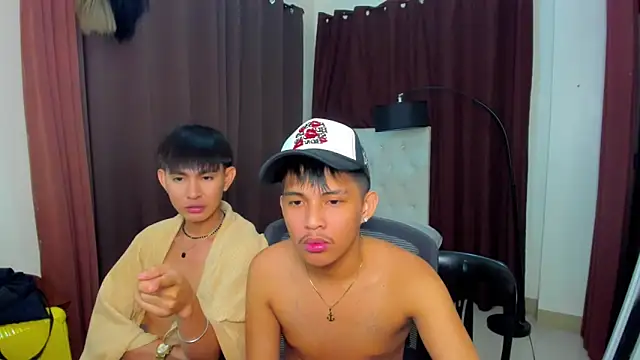 XloverXsiantwink webcam