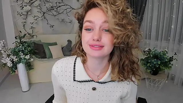 MiracleCurly webcam