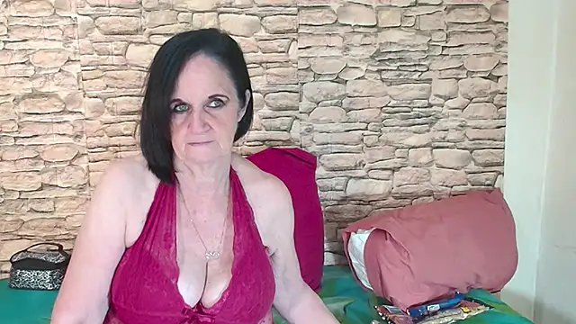 LuciousGrace webcam
