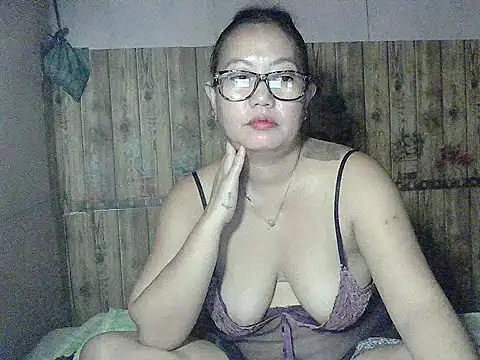 Pinay_BigTits69 webcam