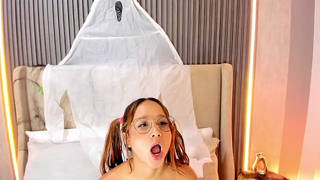 MelanieRoah webcam