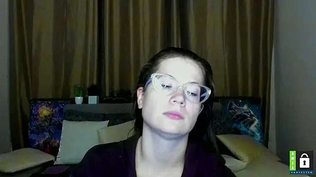Alicia_redfollow webcam