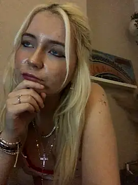 Blondie_Sofia_Essexbabe