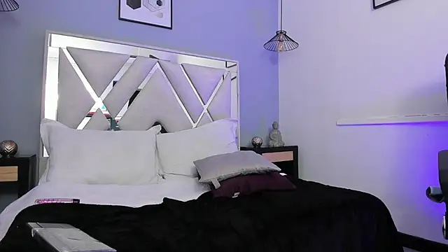 Maite_black webcam