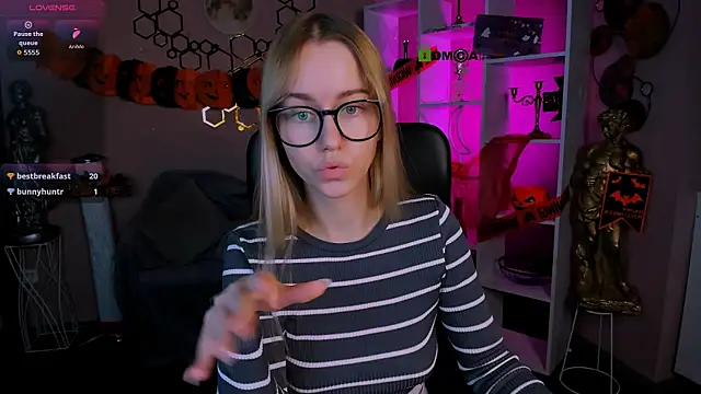 mary_mooore (F young) - spank her