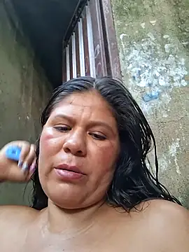 hotmom33 webcam