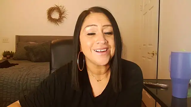 AlyssiaAmoreXO webcam