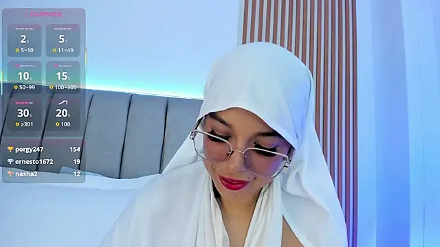 naishaa_ webcam