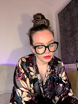 FemDom_RubyKnightXXO webcam