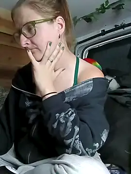Feralfealty webcam
