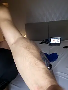 PlayfulThomas webcam