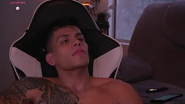 tyler_muscle1 webcam