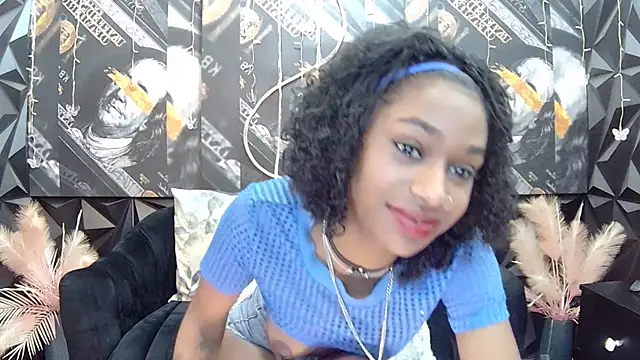 Lilmisbaddyxxx webcam