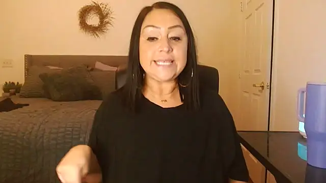 AlyssiaAmoreXO webcam