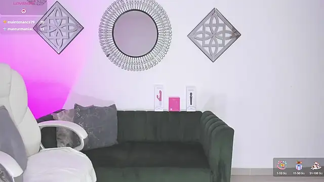 Layla_Breezee webcam