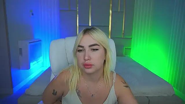 MariellaVi webcam