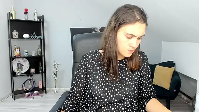 IzzyMonro webcam