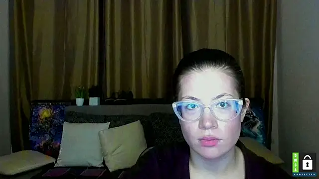 Alicia_redfollow webcam