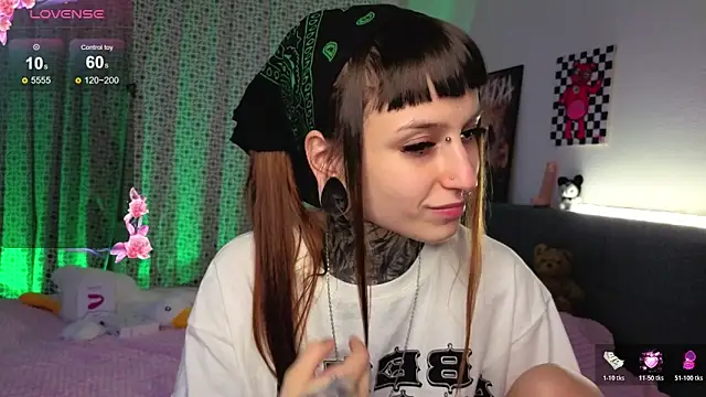 LilithPoison webcam