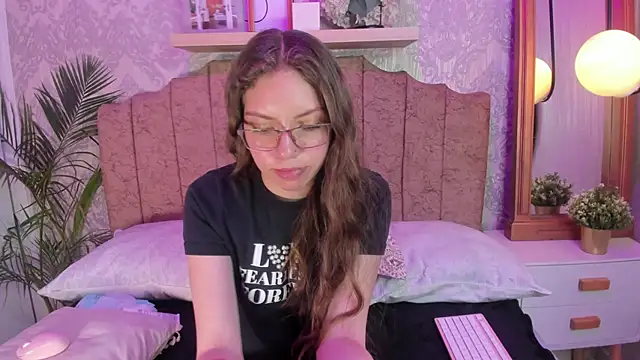 Alaia_Johnson webcam