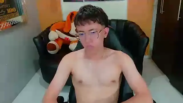 Dominic_Carmine webcam