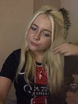 Blondie_Sofia_Essexbabe