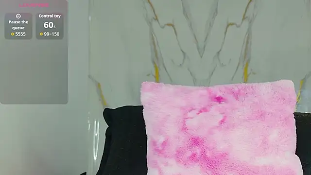 mia_099 webcam