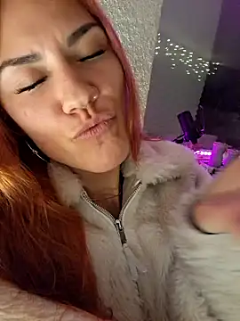 SlimBellaa webcam