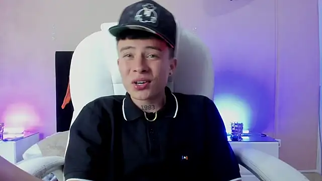 Nascary_Fox webcam