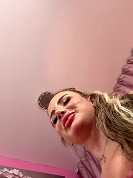 ashleysinn - AshleySinn's free webcam - UK Sex Cams