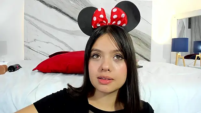 thamiina_ webcam