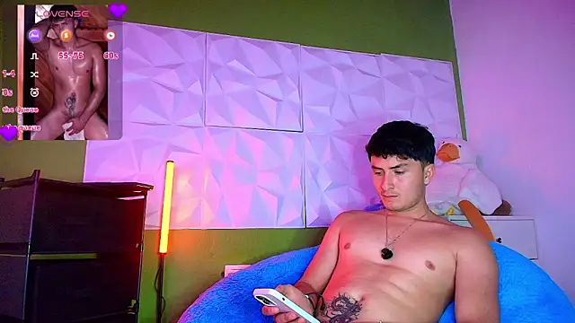 santyago_taylor webcam
