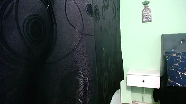 Mia_Santoro webcam