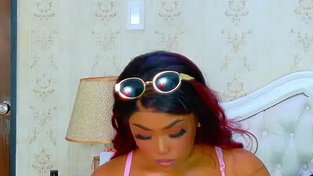 TianahGlow webcam