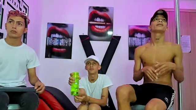 EMPIRE_BOYS1 webcam