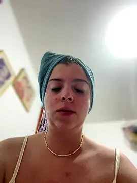 Cloew_Marz webcam