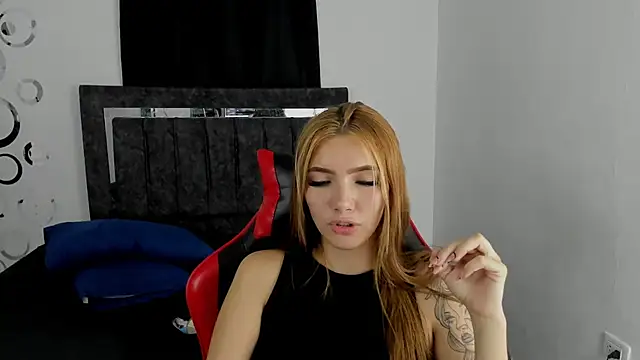 Sara_and_Alexis webcam