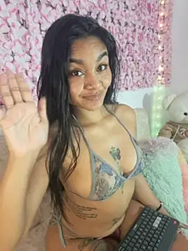 Lynda_Bonnie webcam