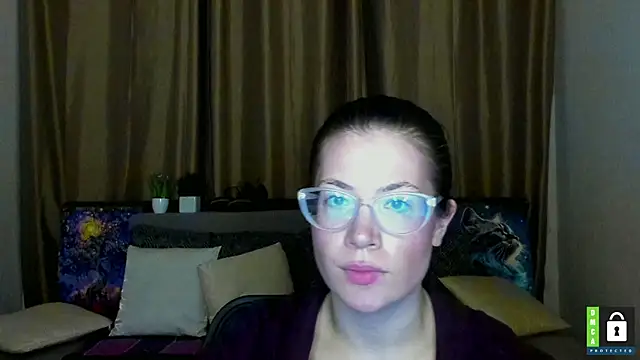 Alicia_redfollow webcam