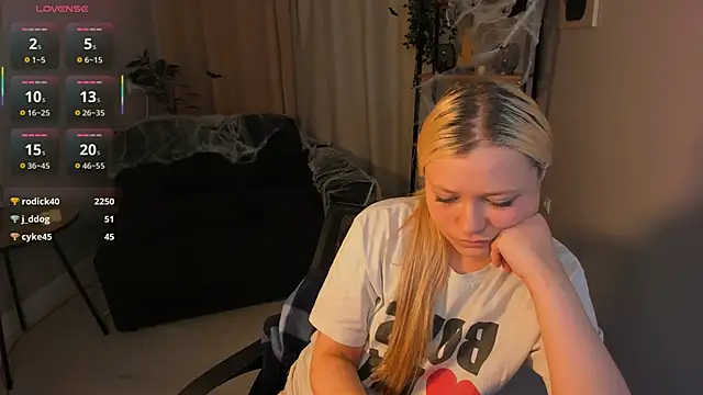 Millie_Vanillies webcam
