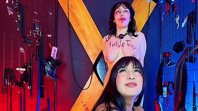 MrKiara_Queen_BDSM_ webcam