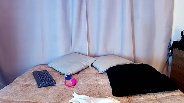 jade_brunnette webcam